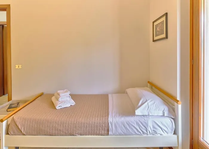 Apartmentsgarda - Residenza Mantegna شقة *